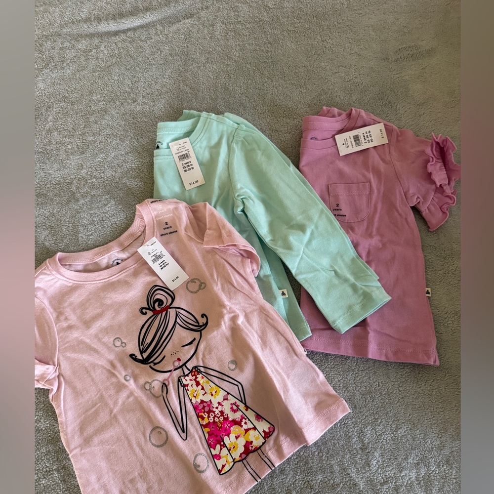 Set of Three GAP Kids Graphic and Solid Tees